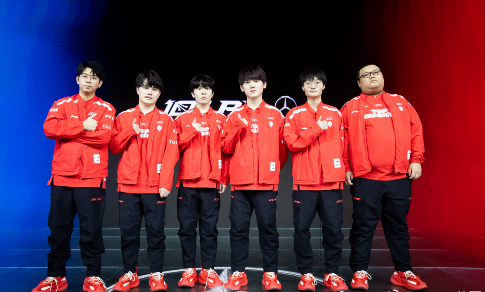 关于Rookie连续十二场比赛得分超过大胜，澳大利亚队挑战极限！的信息