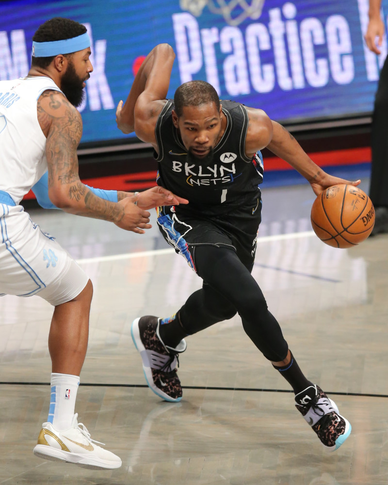 关于穆古鲁扎爆冷击败湖人，突破纪录引爆全场！的信息